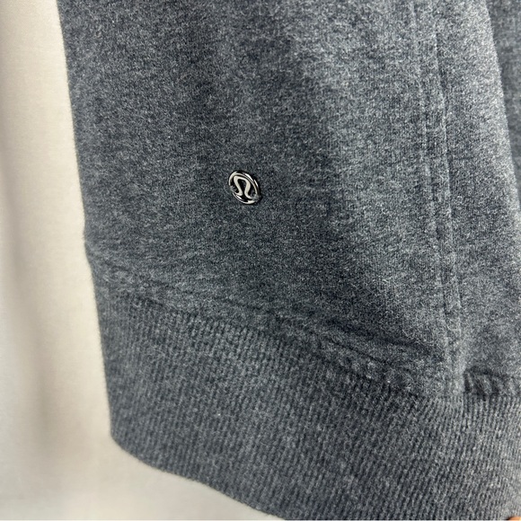 Lululemon on the double turtle neck gray pullover sweatshirt size 2 - Picture 7 of 7